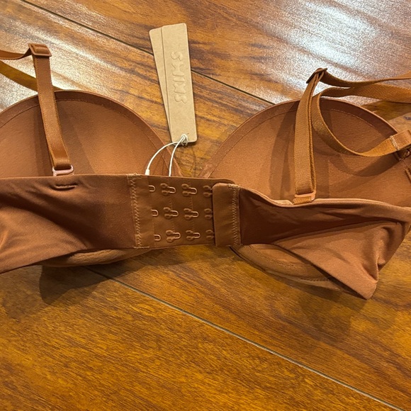 Skims Ultimate Push up Strapless Bra - Picture 3 of 3